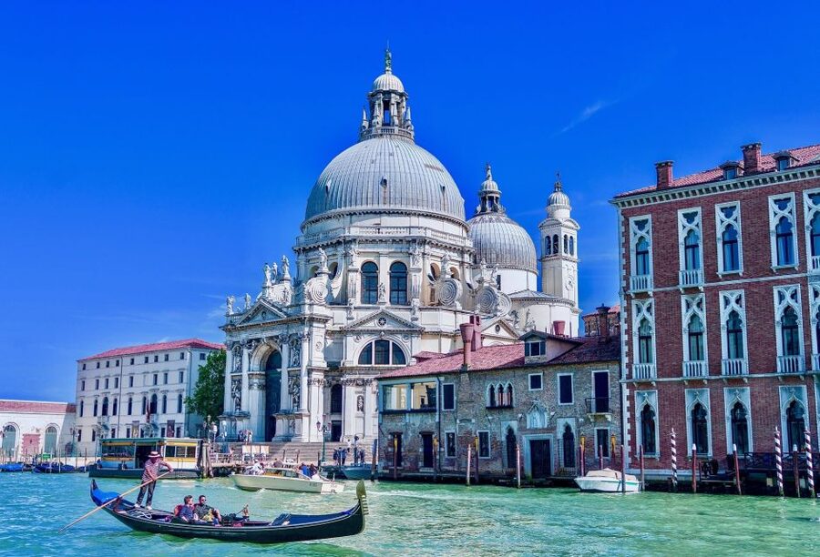 Venetian Private Sandolo tour - What is not included
