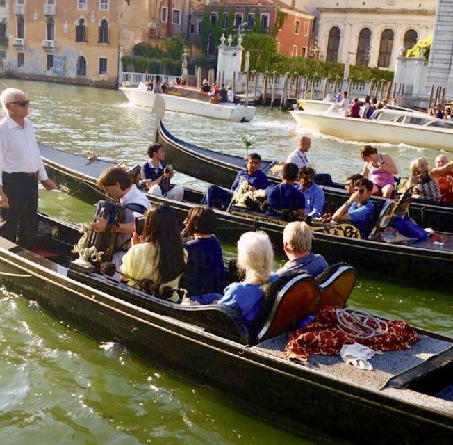 Venice: 30-Minute Gondola Ride on Grand Canal with Serenade - Key points to know before you book