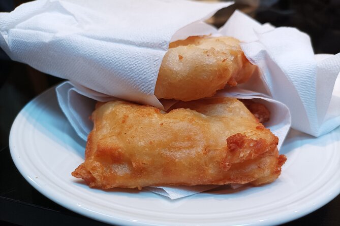 Venice Bacaro Food Tour: Eat and Drink like a Venetian - Calle de la Malvasia and the old osteria atmosphere