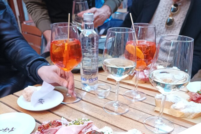 Venice Bacaro Food Tour: Eat and Drink like a Venetian - Spritz, Prosecco, and pacing your drinks