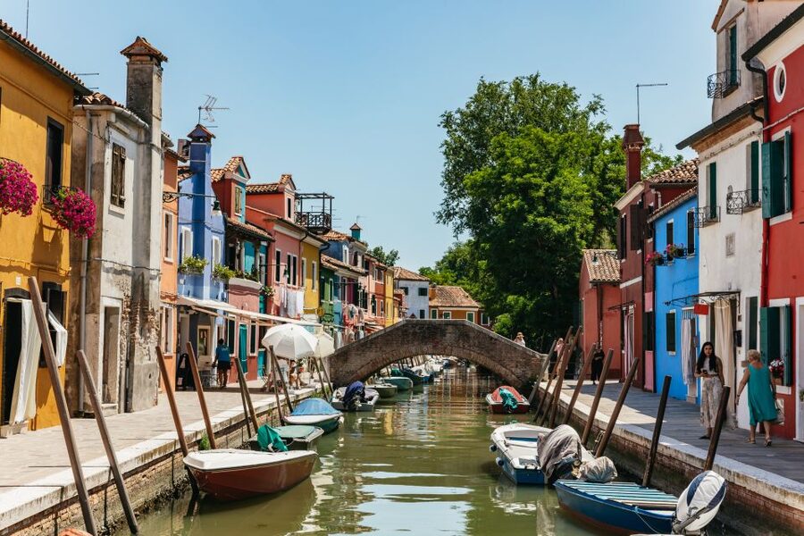 Venice: Burano, Torcello & Murano Boat Tour w/Glassblowing - Torcello: quiet ruins and a long walk to the cathedral