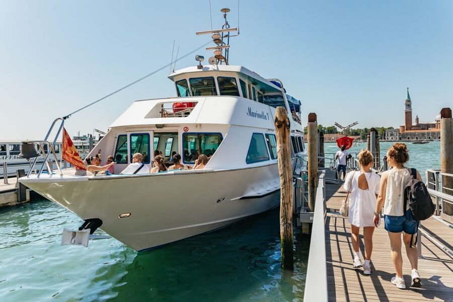Venice: Burano, Torcello & Murano Boat Tour w/Glassblowing - The panoramic boat and the pace of the day