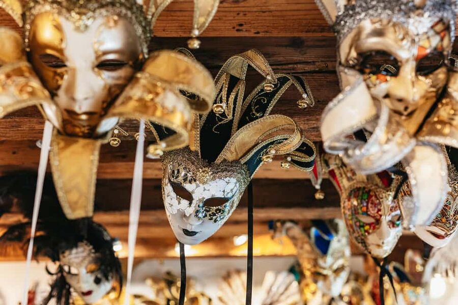 Venice: Carnival Mask Workshop - Language, access, and practical planning