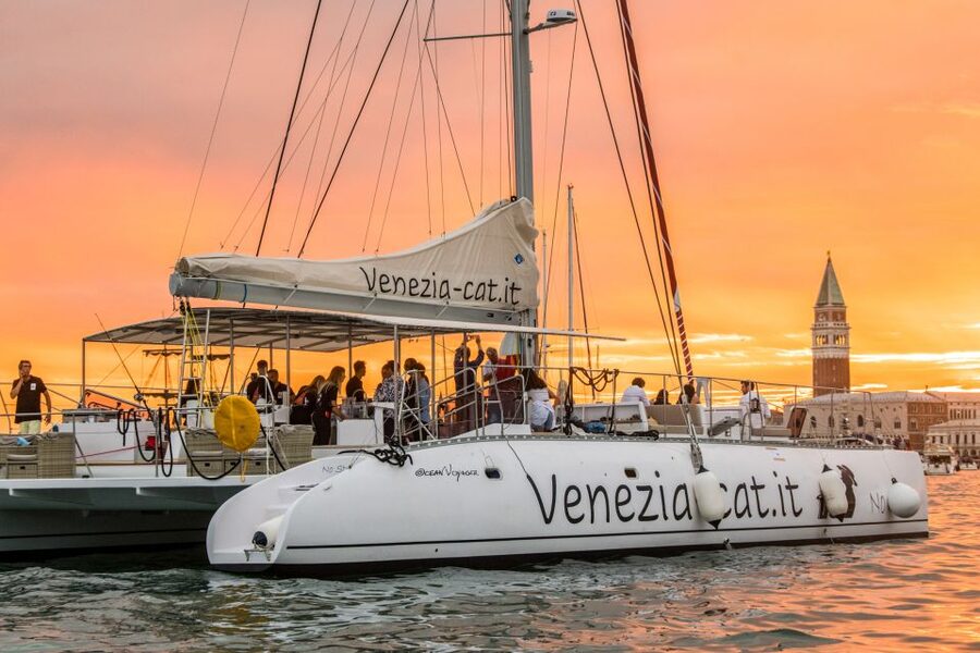 Venice: Catamaran Sunset Jazz Cruise with Aperitivo - Why Venice looks better from the lagoon at sunset