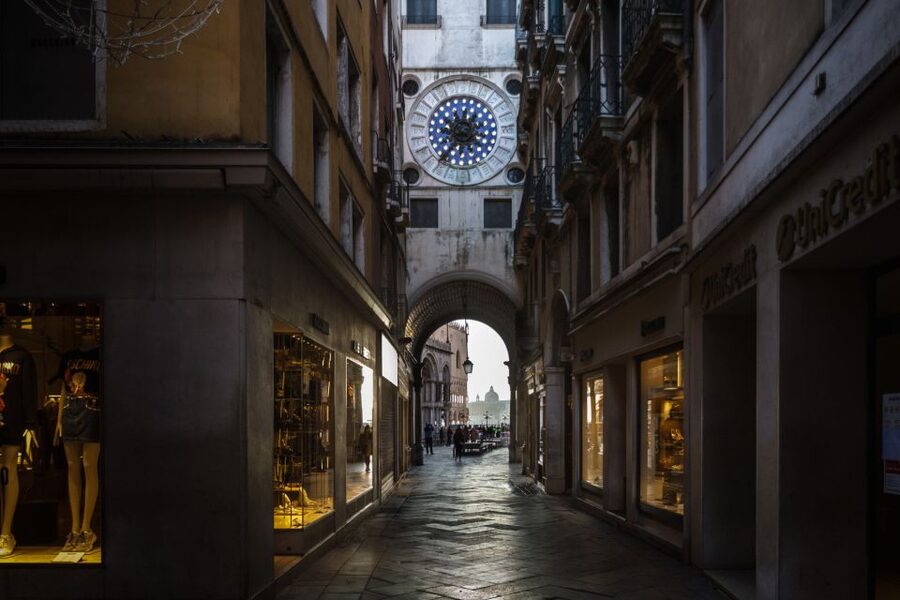 Venice: City Center Historical Guided Walking Tour - Who gets the most from this walking tour?