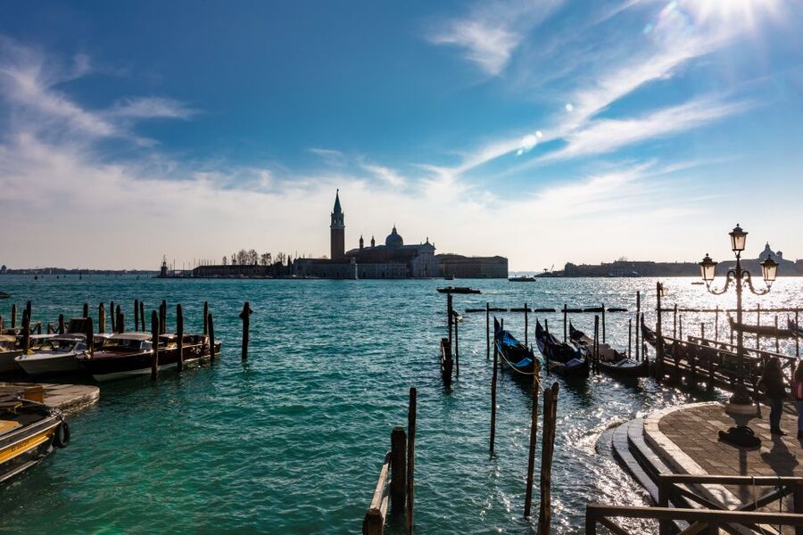 Venice: City Center Historical Guided Walking Tour - Adding the gondola ride