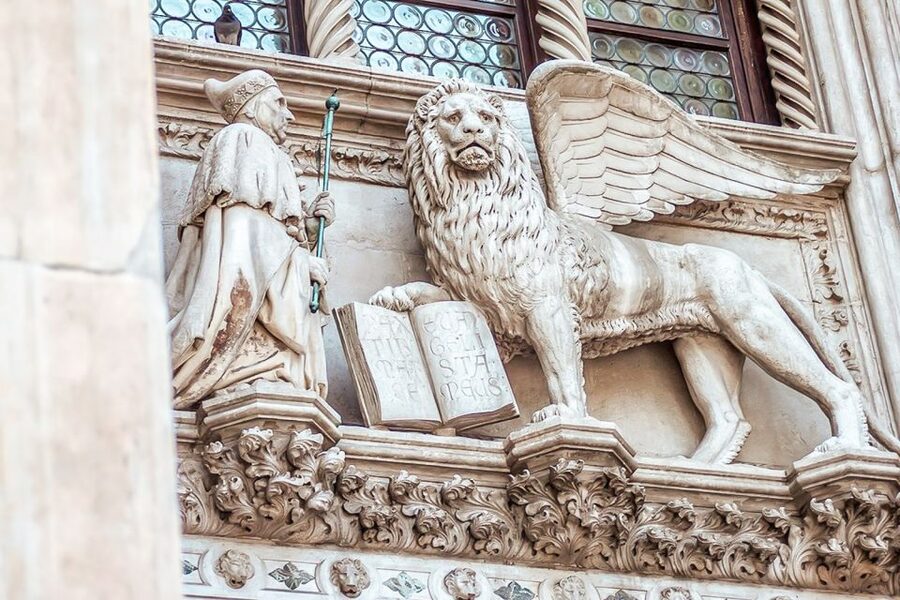 Venice: Doge's Palace and St. Mark's Basilica Tour - Why These Two Buildings Belong Together