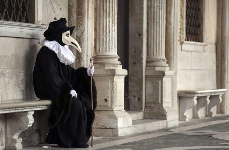 Venice: Ghost Tour to Rialto and San Marco Square - Meeting near the Royal Gardens
