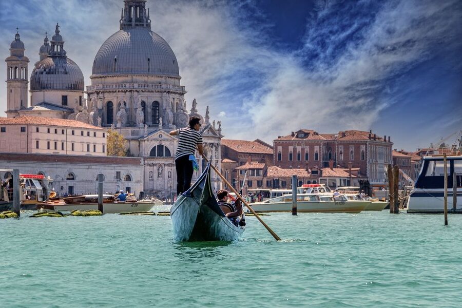 Venice: Grand Canal by Gondola with Live Commentary - Key points to know before booking
