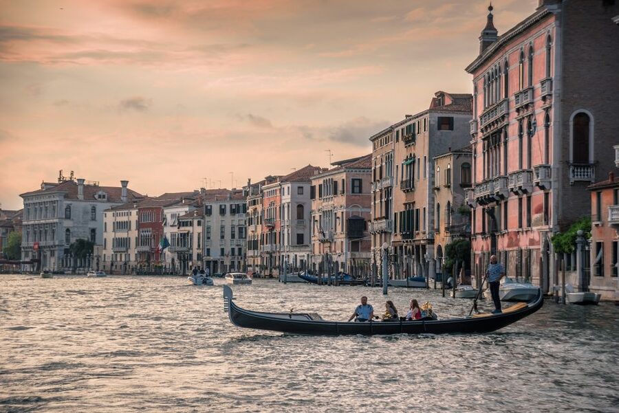 Venice: Grand Canal by Gondola with Live Commentary - Peggy Guggenheim Collection and Santa Maria della Salute