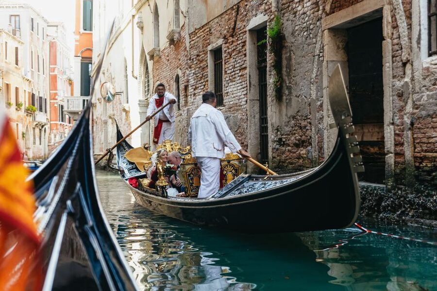 Venice: Grand Canal Gondola Ride with App Commentary - The Grand Canal route and its major sights