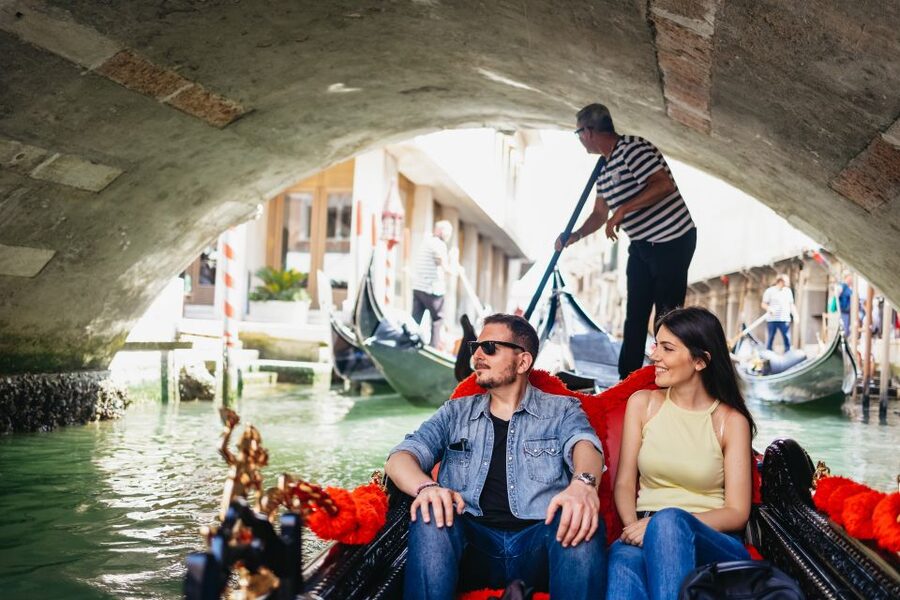 Venice: Grand Canal Gondola Ride with App Commentary - What the app commentary adds