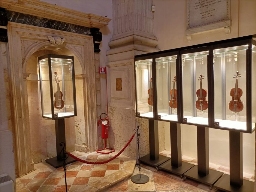 Venice: Interpreti Veneziani Concert at Church of San Vidal - Planning the evening in Venice