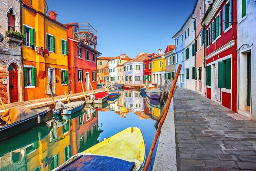 Venice Islands: Murano Glass & Burano Colors Guided Visit - Lace making gives Burano more substance