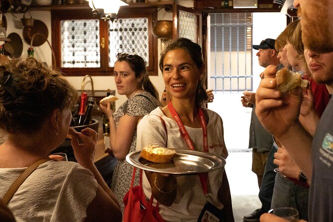 Venice Like a Local: Food, Wine & Spritz Tour with Traghetto Ride - Crossing the Grand Canal by traghetto