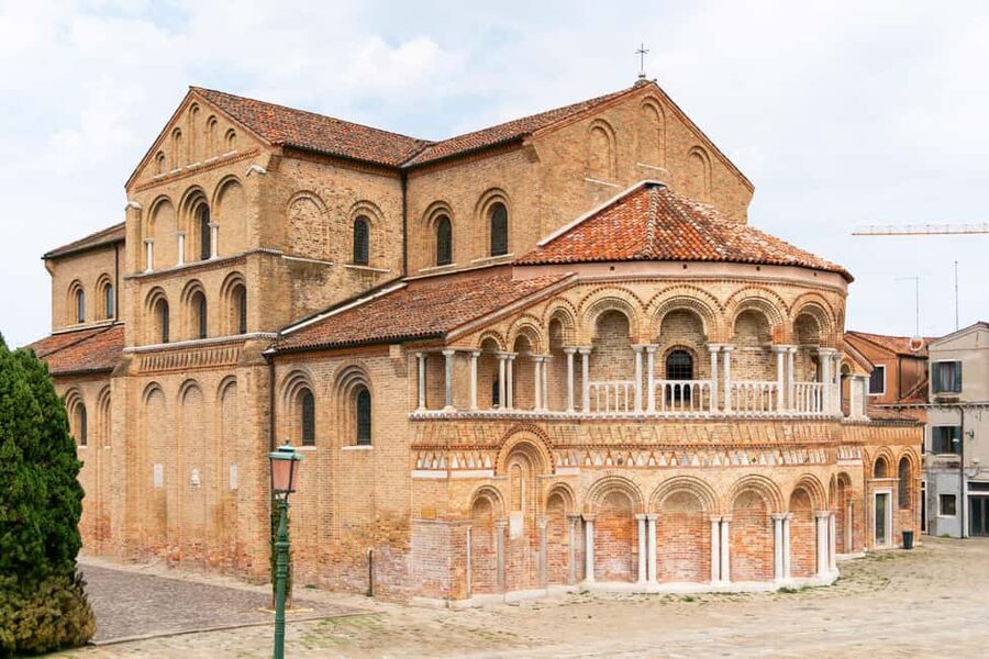 Venice: Murano, Burano, Torcello, and Glass Factory Tour - How guided is the experience?