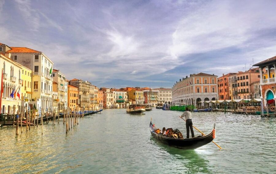 Venice: Private Gondola Cruise for up to 5 Passengers - What the private Venice gondola ride is really like