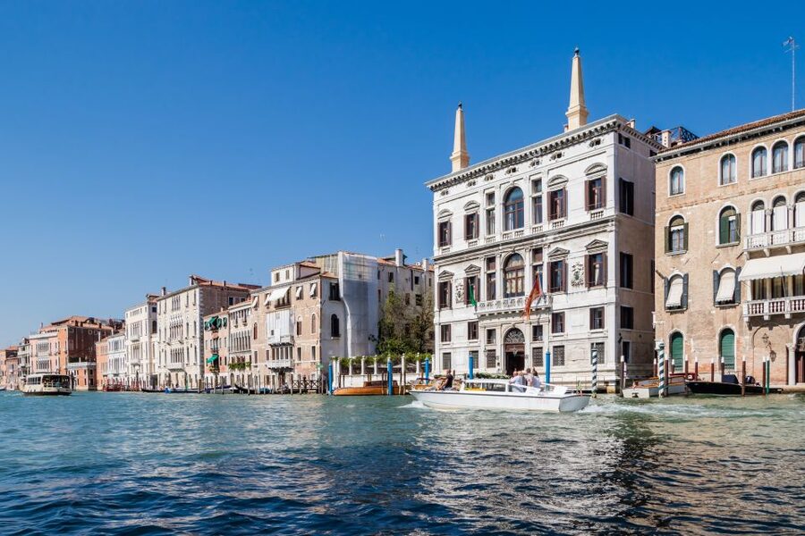 Venice: Shared Gondola Ride Across the Grand Canal - Small Details That Make the Ride Better