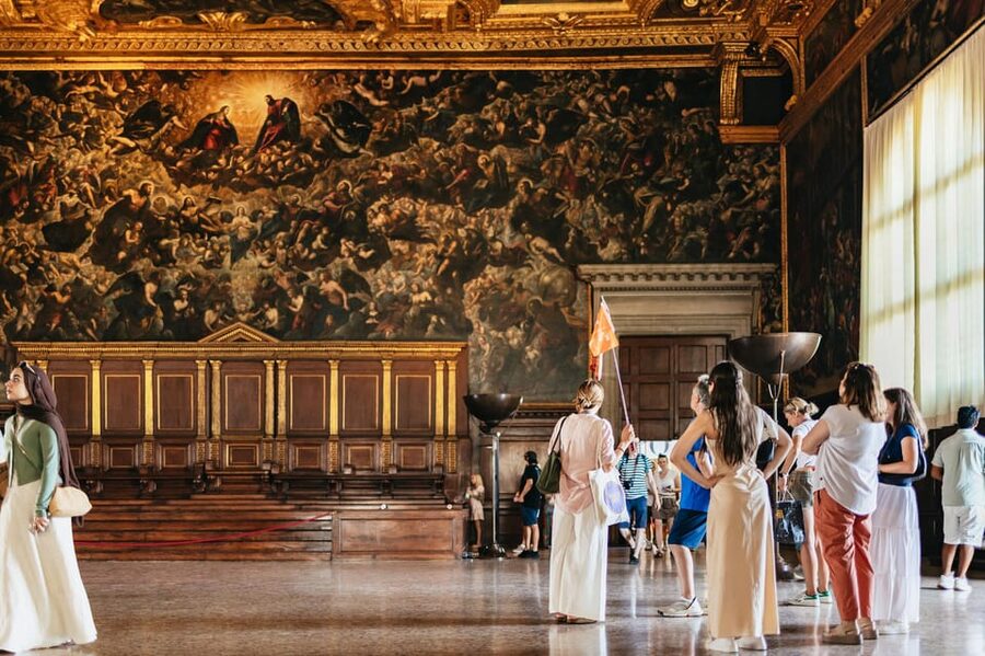 Venice: St. Mark's Basilica & Doge's Palace Tour with Ticket - St. Mark’s Square and the symbols of Venetian power