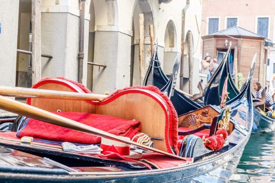 Venice: Traditional Shared Gondola Ride - Timing, weather, and practical limits
