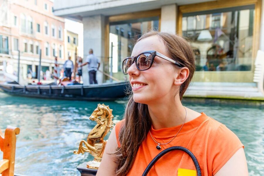 Venice: Traditional Shared Gondola Ride - Under the Bridge of Sighs