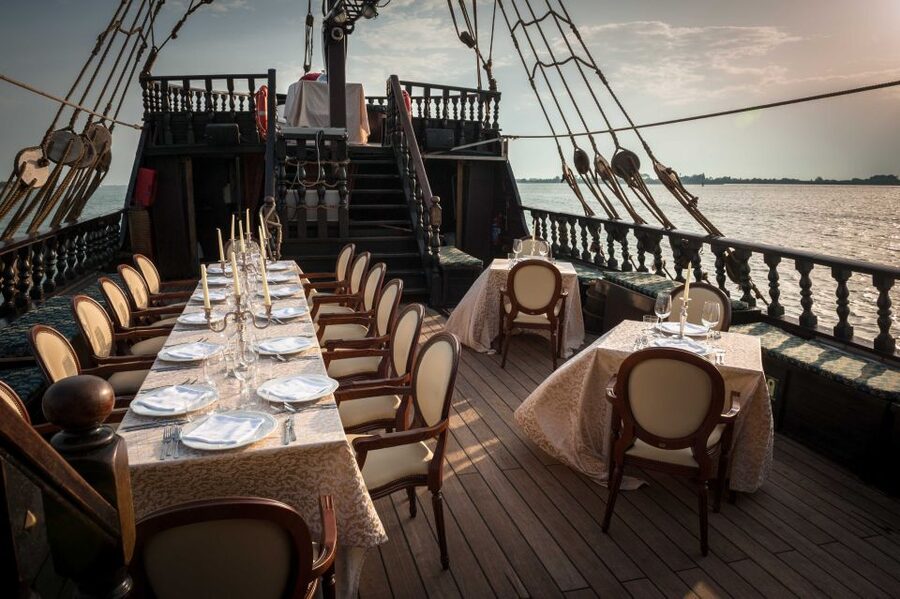 Venice: Venetian Lagoon Tour and Galleon Dinner - How much value do you get for $124.61?
