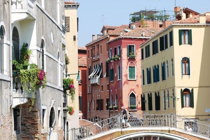 Venice Walking Tour and Gondola Ride - Bacino Orseolo and boarding the gondola