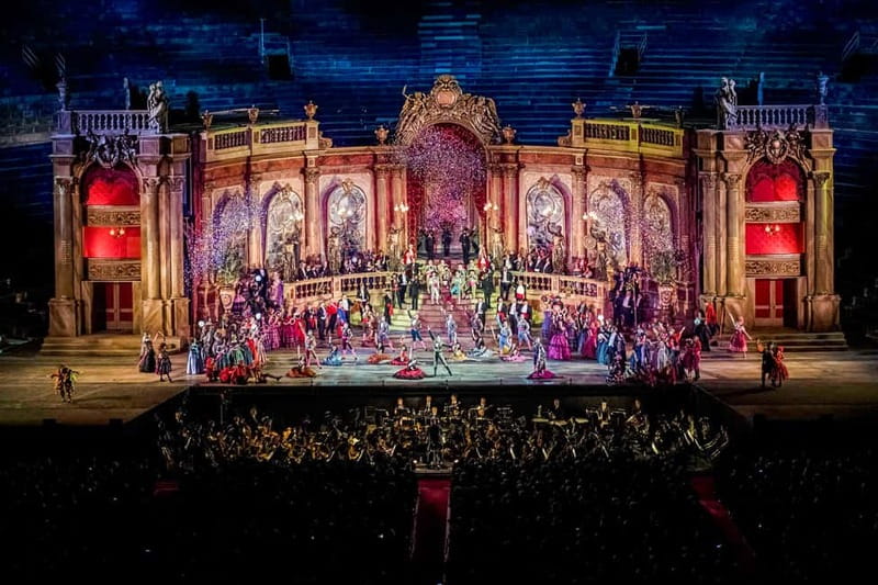 Verona: Arena di Verona Opera Ticket - What you can and cannot take inside