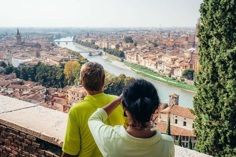 Verona: Classic and Hidden Gems Bike Tour - Juliet’s balcony and the Capuleti courtyard
