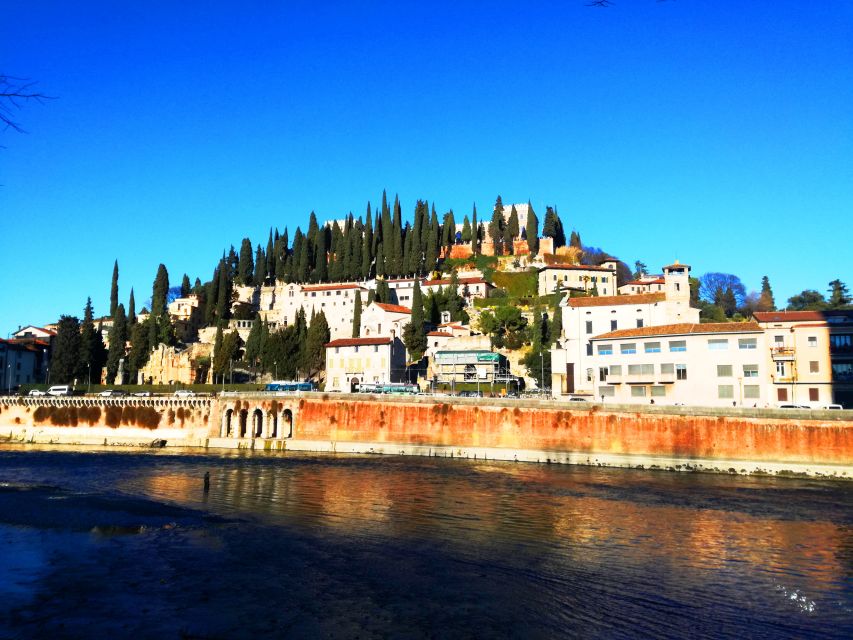 Verona: History and Hidden Gems Guided Walking Tour - Fabio’s guiding style and the small-group setup