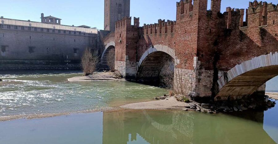Verona: History and Hidden Gems Guided Walking Tour - From Roman walls to Porta Borsari