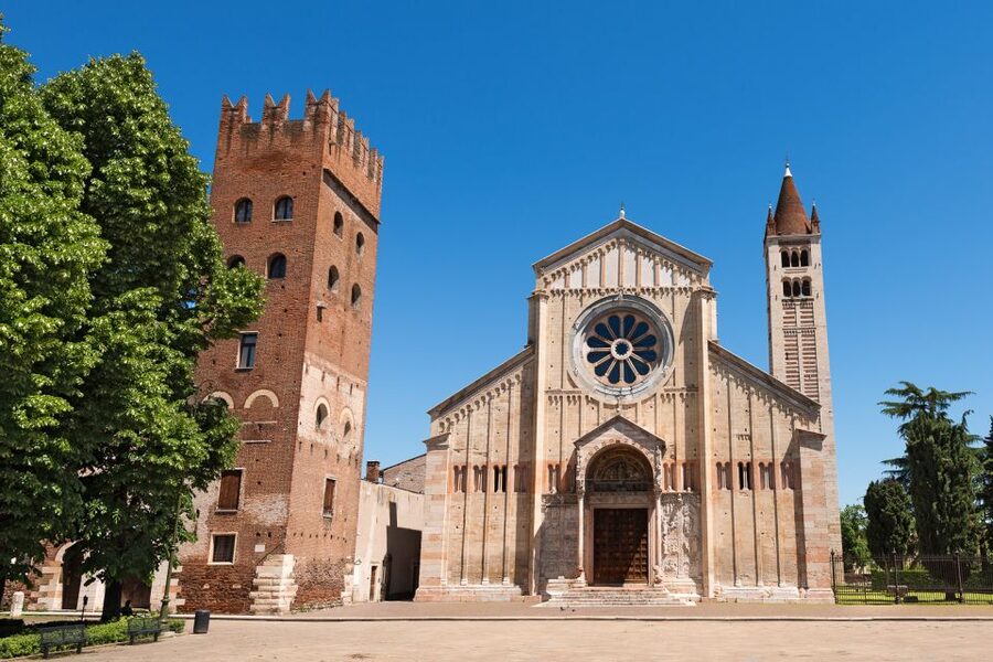 Verona: Hop-on Hop-off Tour 24 or 48-Hour Ticket - Who should book this Verona bus tour?