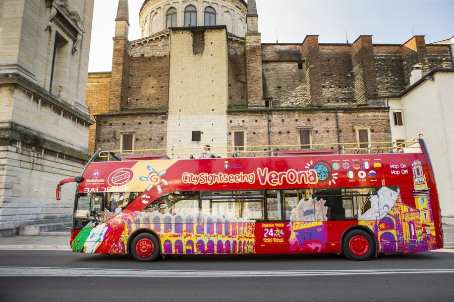 Verona: Hop-on Hop-off Tour 24 or 48-Hour Ticket - Why this bus works well for a first look at Verona