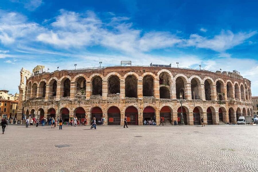 Verona: Small Group Guided Walking Tour with Arena Tickets - Juliet’s Balcony, Romeo’s House, and the limits of the legend