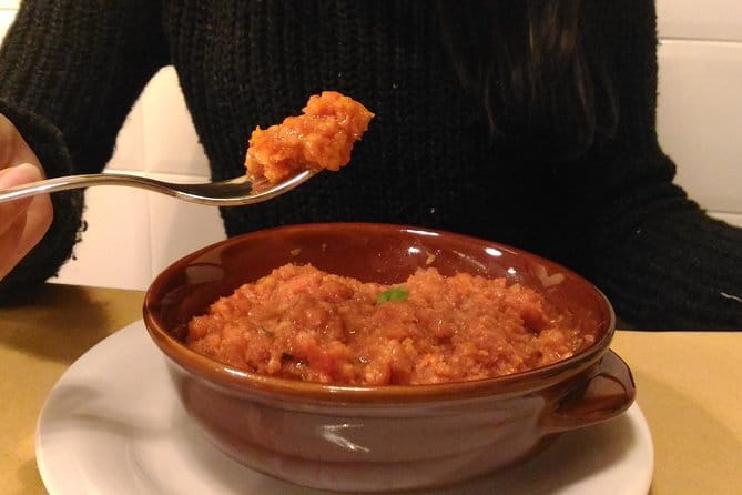 Walking Food Tour of Florence with Tastings and Wine - Pasta, wine, and the difference a guide makes