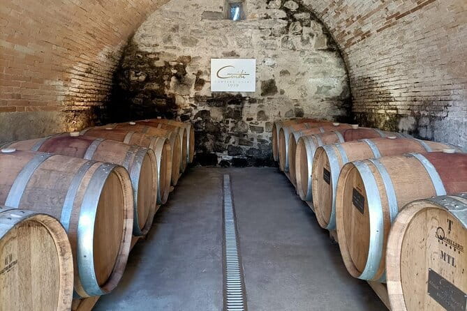 Wine Tasting Experience in Ponte Vecchio: Best Tuscany selection! - The setting: a front-row view of Ponte Vecchio