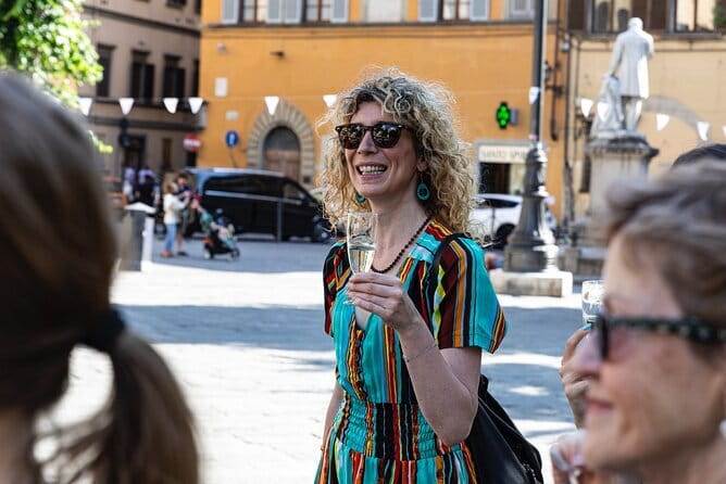 Winner 2025 Florence Sunset Food & Wine Tour by Eating Europe - Starting with Prosecco in Piazza Santo Spirito